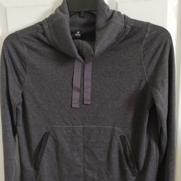 90 Degree Turtleneck Sweatshirt - Picture 3 of 9